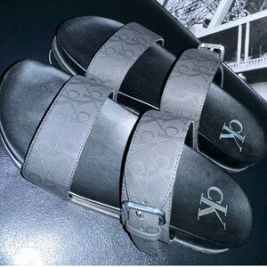 Calvin Klein Women’s Black and Gray Sandals Size 6
